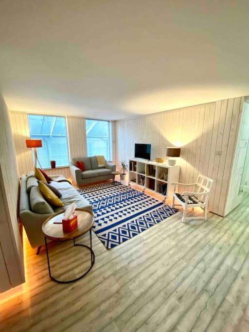 Apartamento Contemporary Centre 3 Bedroom *